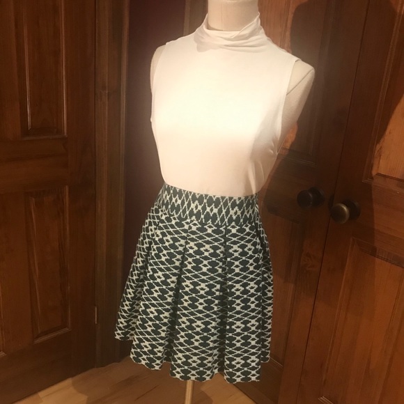 2 for $40. Banana Republic Mini Skirt - Picture 5 of 8